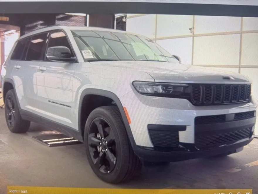 2023 Jeep Grand Cherokee Altitude photo 1