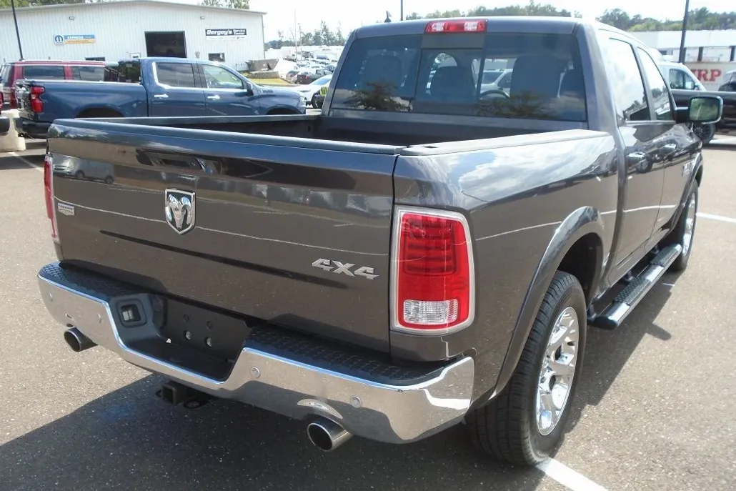 2017 Ram 1500 Laramie photo 1
