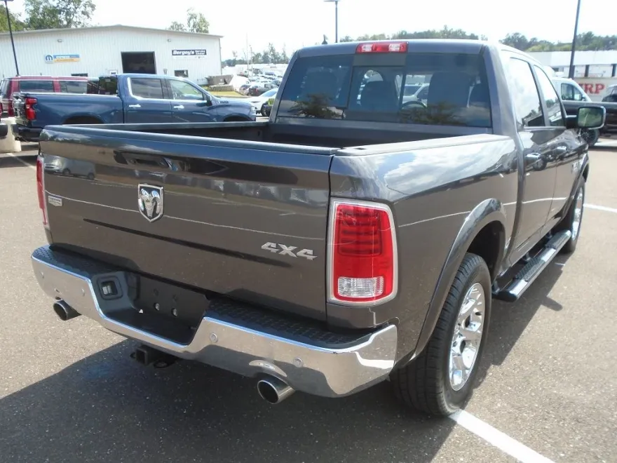 2017 Ram 1500 Laramie photo 1