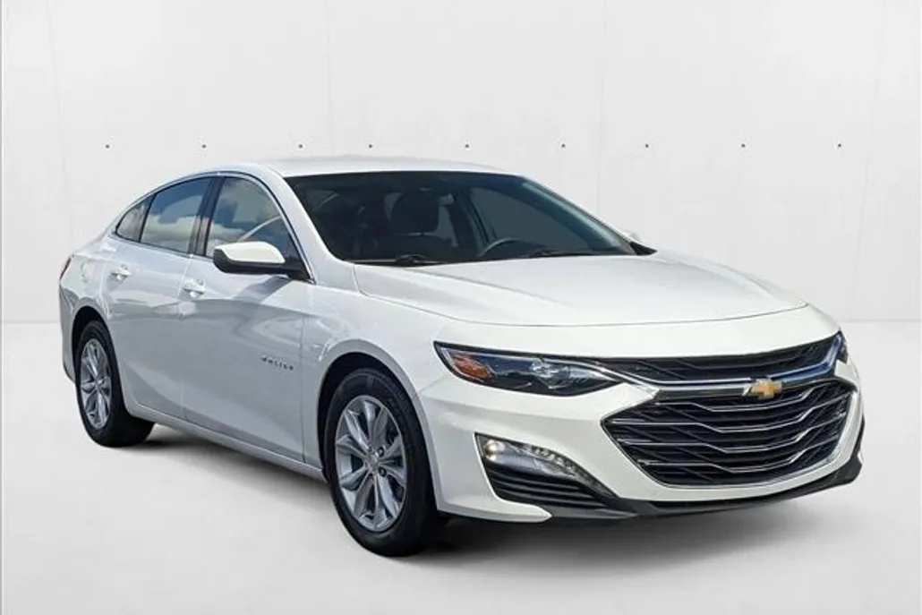 2024 Chevrolet Malibu 1LT photo 1