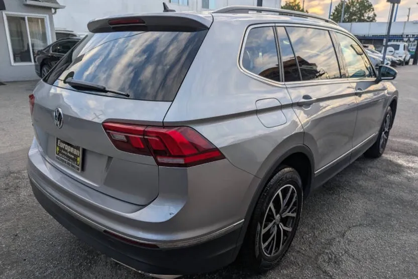 2021 Volkswagen Tiguan SE photo 1