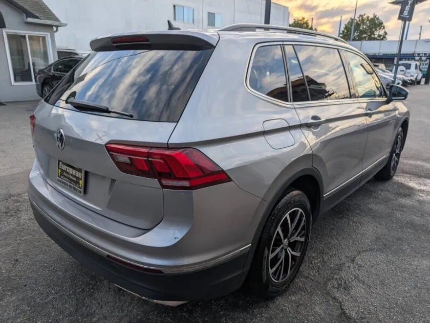 2021 Volkswagen Tiguan SE photo 1