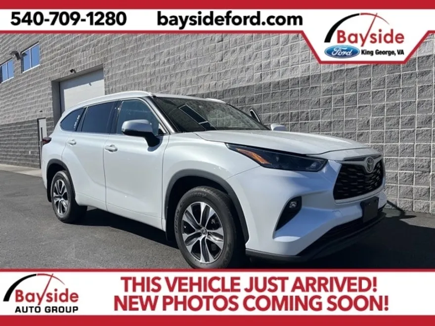 2022 Toyota Highlander XLE photo 1