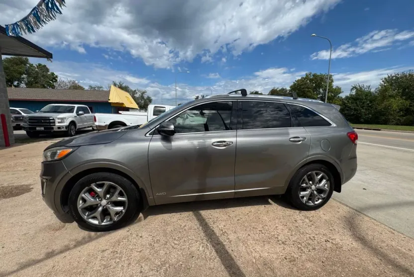 2016 Kia Sorento SX Limited photo 1