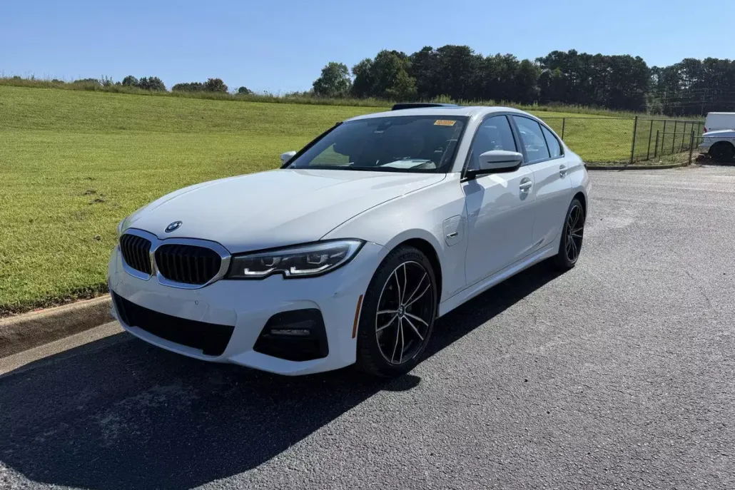 2022 Bmw 330e 3-Series photo 1