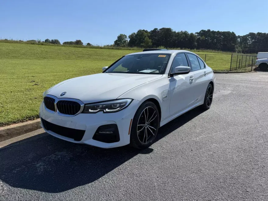 2022 Bmw 330e 3-Series photo 1