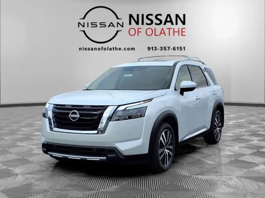 2025 Nissan Pathfinder Platinum photo 1