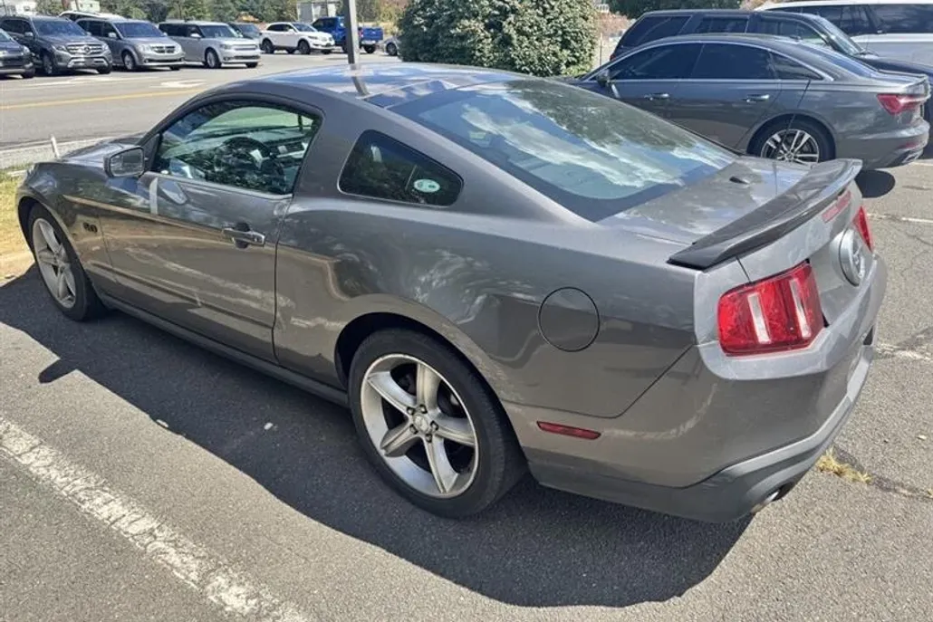 2011 Ford Mustang GT photo 1