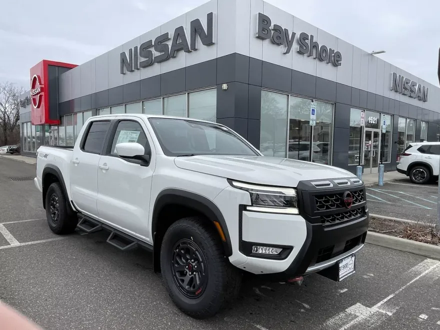 2025 Nissan Frontier PRO-4X photo 1