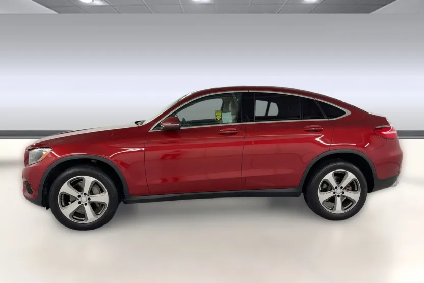 2017 Mercedes Benz GLC 300 4MATIC photo 1