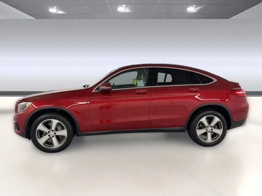 2017 Mercedes Benz GLC 300 4MATIC photo 1