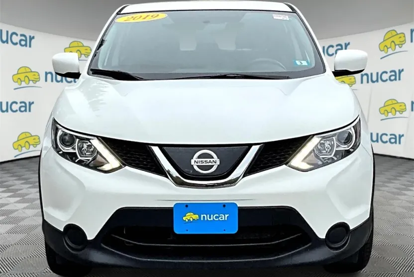 2019 Nissan Rogue Sport S photo 1
