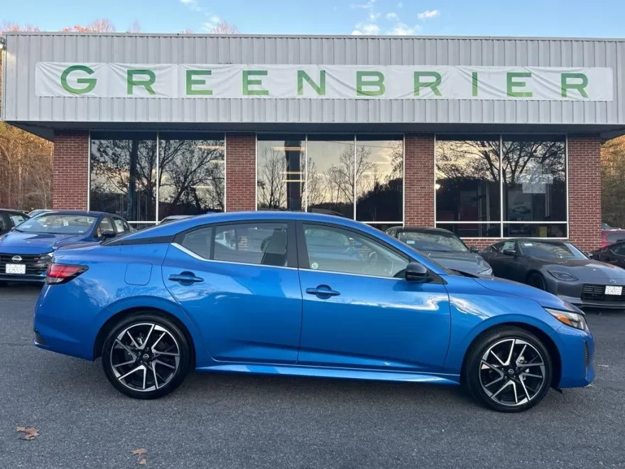 2024 Nissan Sentra SR photo 1