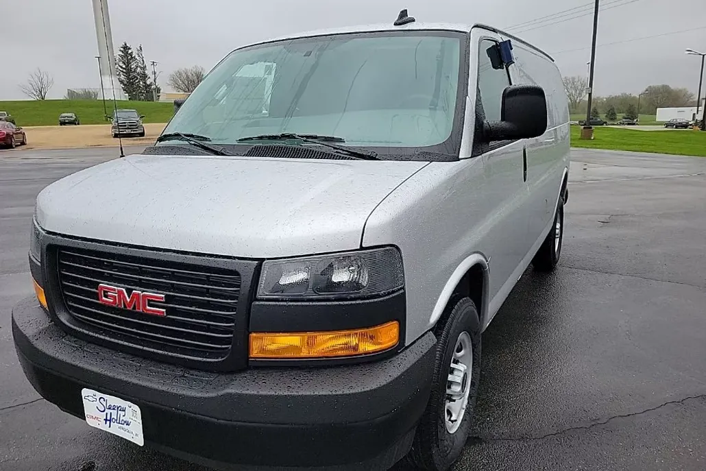 2025 Gmc Savana Cargo 2500 photo 1