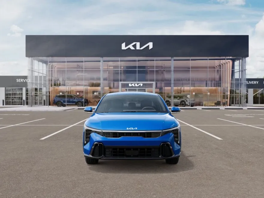 2025 Kia K4 GT-Line photo 1