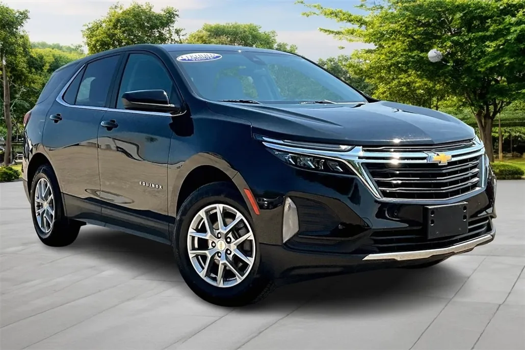 2023 Chevrolet Equinox LT photo 1