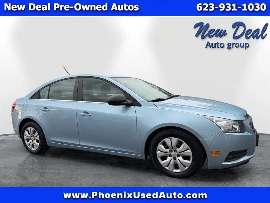 2012 Chevrolet Cruze LS photo 1