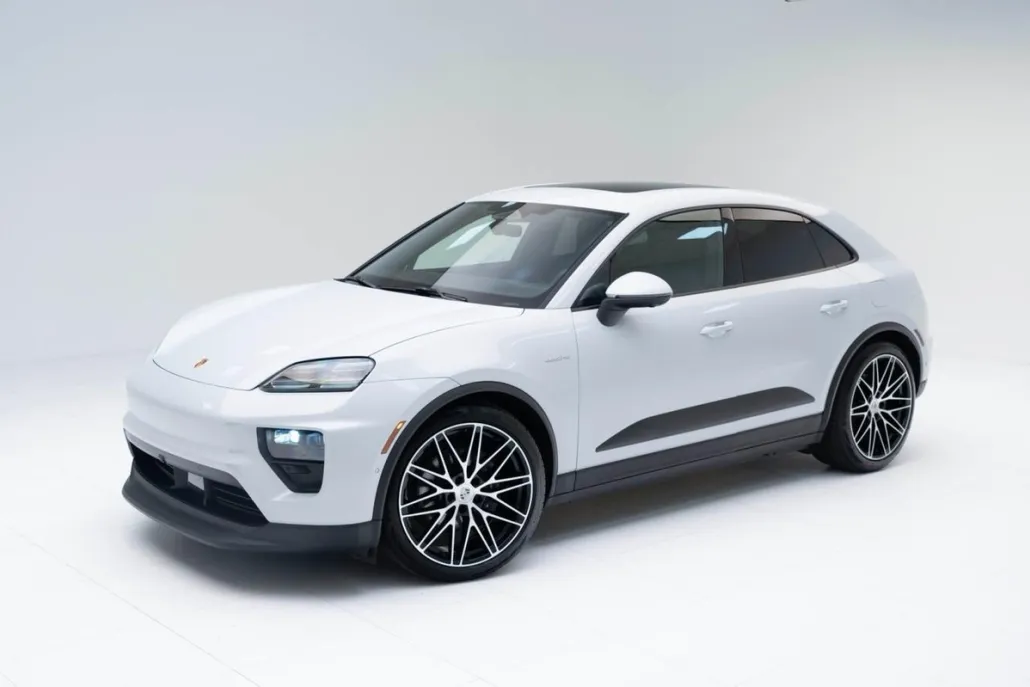 2024 Porsche Macan 4 Electric photo 1