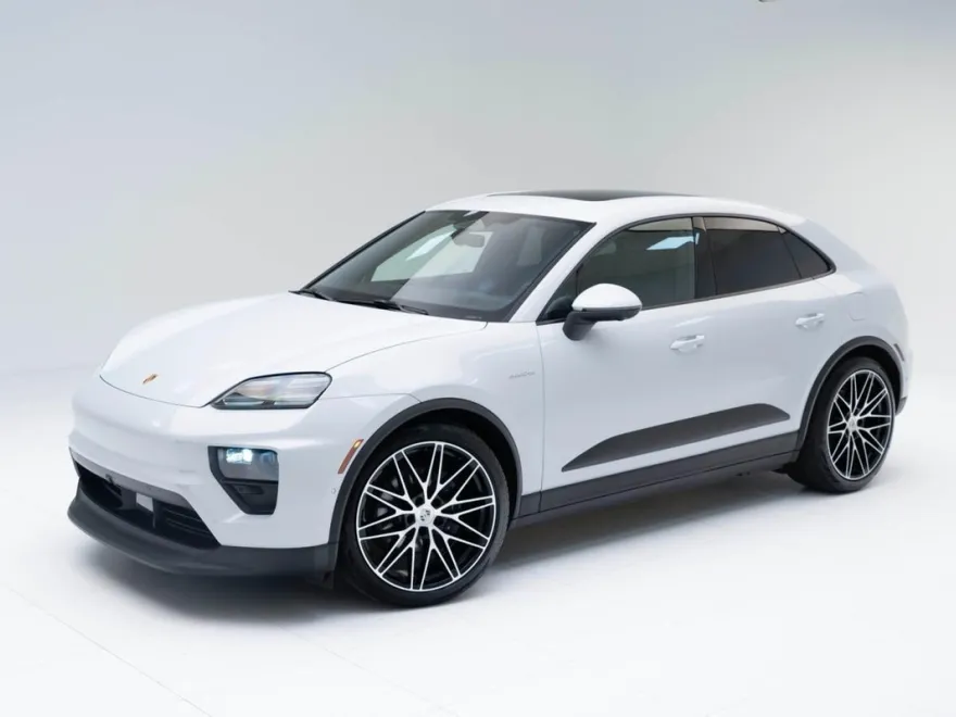 2024 Porsche Macan 4 Electric photo 1