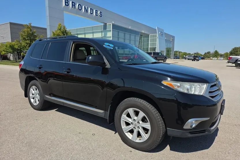 2013 Toyota Highlander Base photo 1