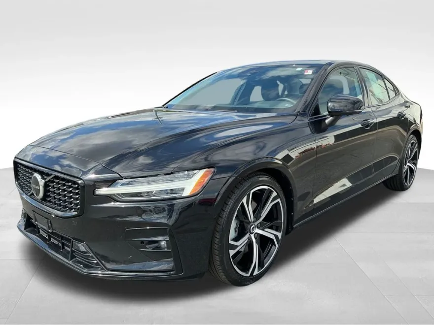 2024 Volvo S60 B5 Plus photo 1