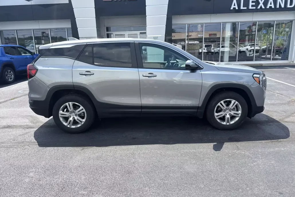 2024 Gmc Terrain SLE photo 1