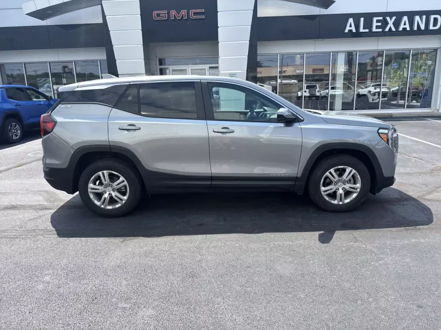 2024 Gmc Terrain SLE photo 1