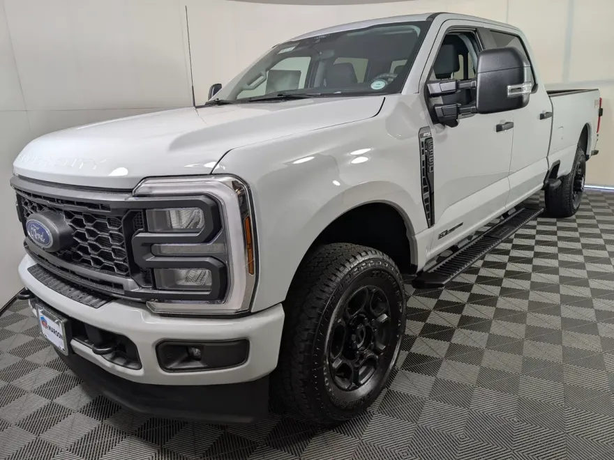 2025 Ford F-350 XL photo 1