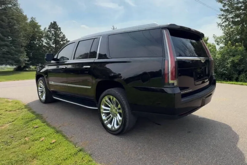 2020 Cadillac Escalade ESV Premium Luxury photo 1