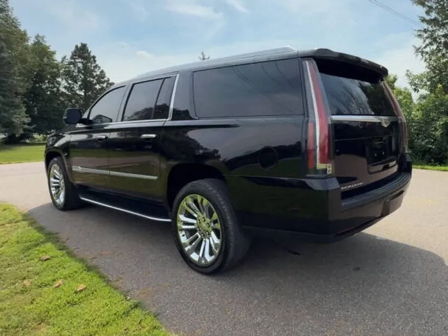2020 Cadillac Escalade ESV Premium Luxury photo 1