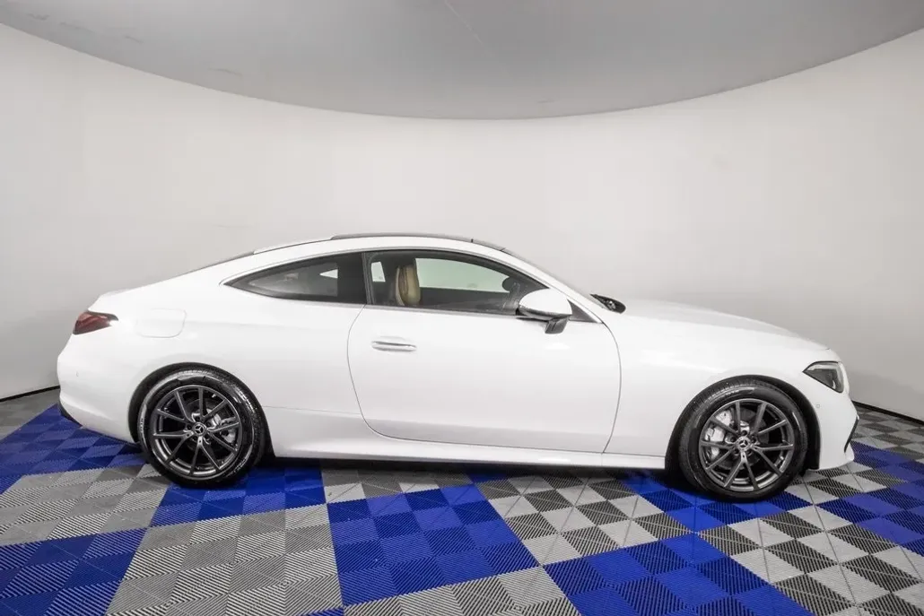 2024 Mercedes Benz CLE 300 4MATIC photo 1