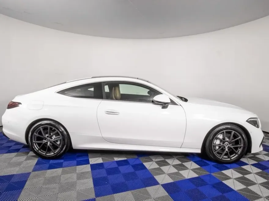 2024 Mercedes Benz CLE 300 4MATIC photo 1