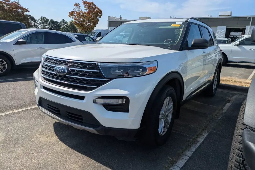 2022 Ford Explorer XLT photo 1