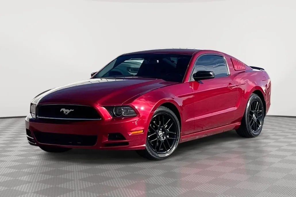 2014 Ford Mustang V6 photo 1