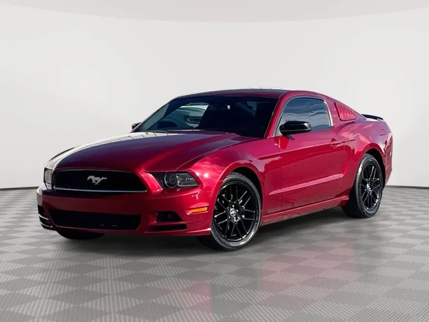2014 Ford Mustang V6 photo 1