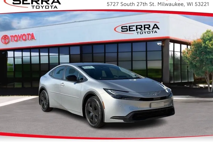 2024 Toyota Prius LE photo 1