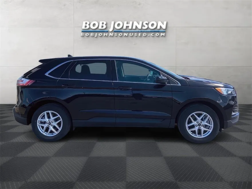 2024 Ford Edge SEL photo 2