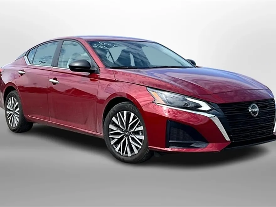 2025 Nissan Altima 2.5 SV photo 1
