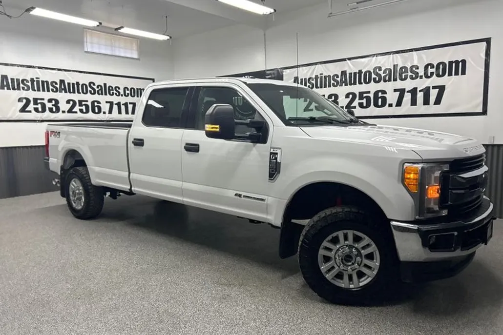 2017 Ford F-350 XLT photo 1
