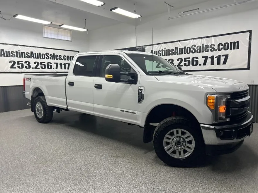 2017 Ford F-350 XLT photo 1