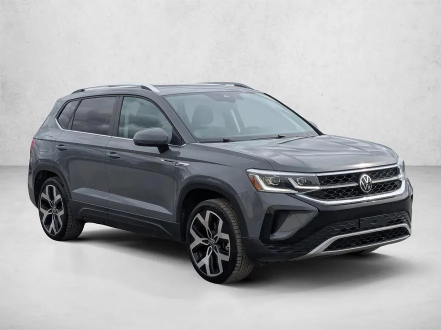 2022 Volkswagen Taos SEL photo 1
