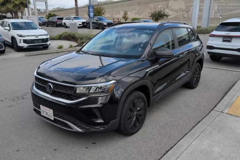 2022 Volkswagen Taos S photo 1