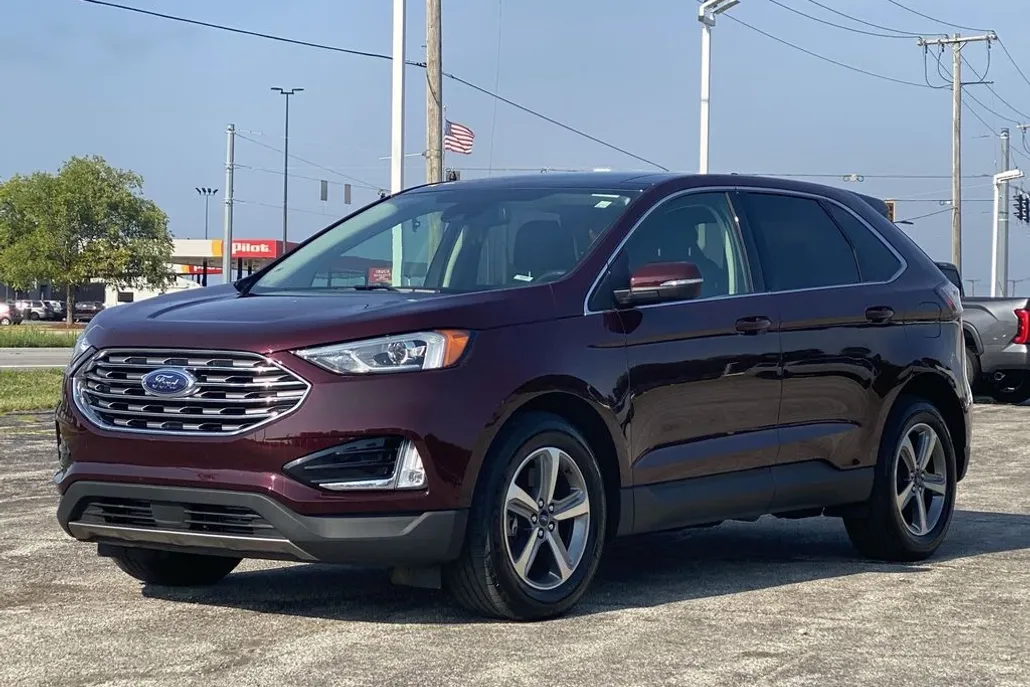 2020 Ford Edge SEL photo 1