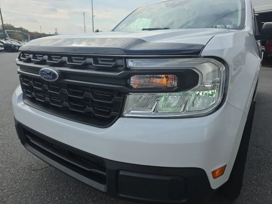 2022 Ford Maverick XL photo 1