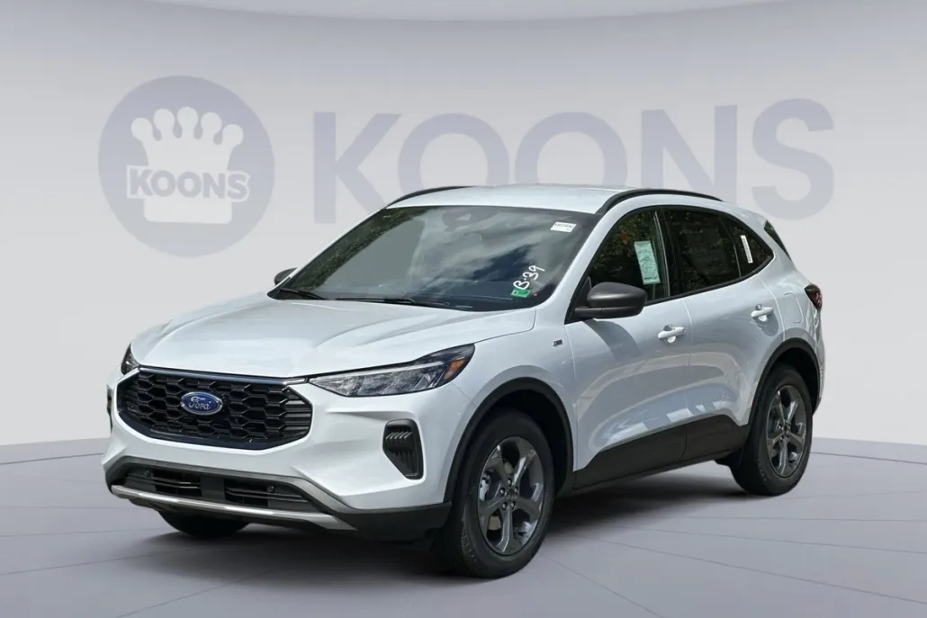 2025 Ford Escape ST-Line photo 1
