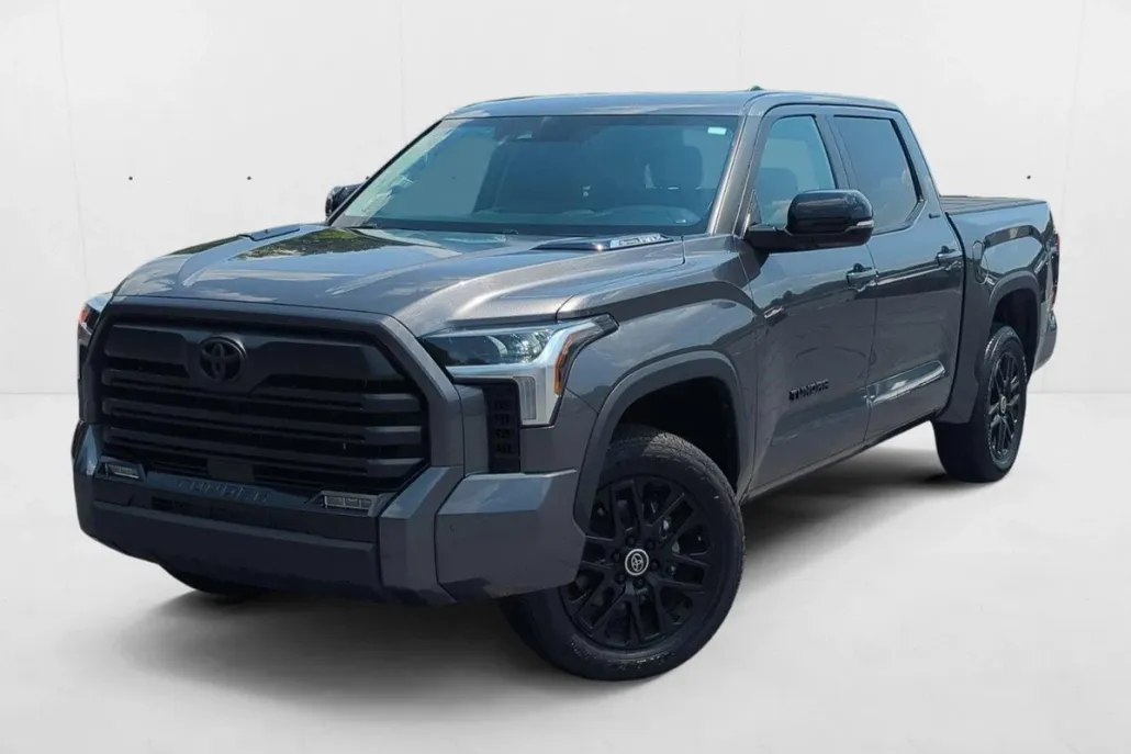 2024 Toyota Tundra Limited CrewMax photo 1