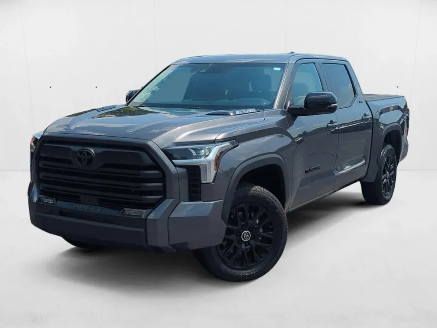 2024 Toyota Tundra Limited CrewMax photo 1