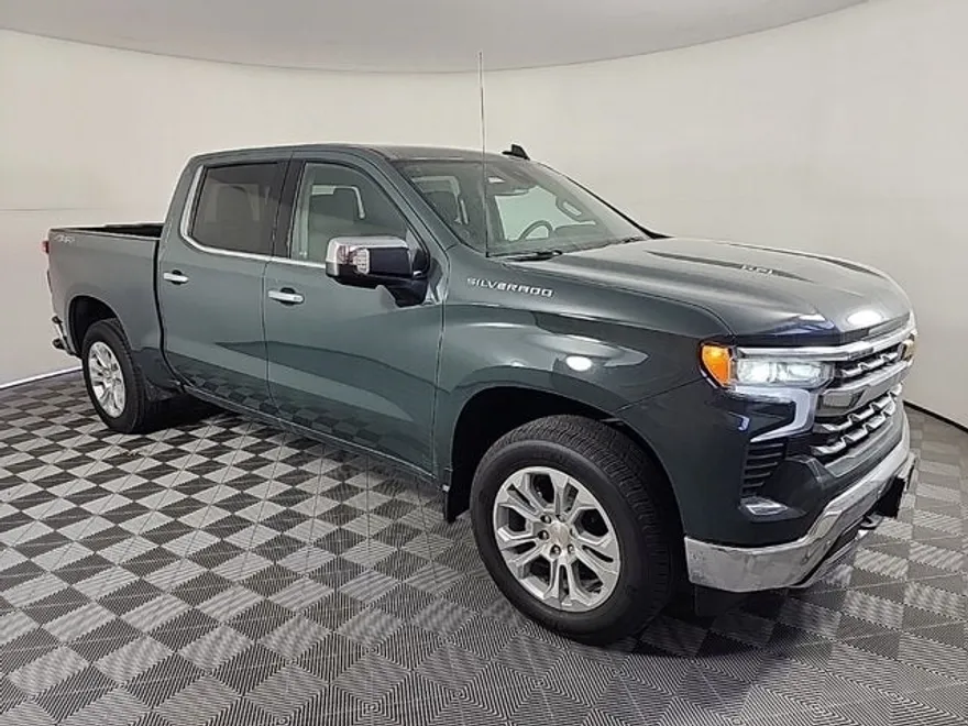 2025 Chevrolet Silverado 1500 LTZ photo 1