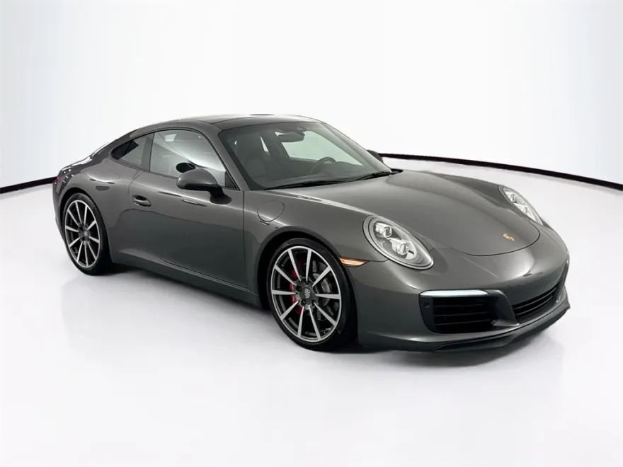 2018 Porsche 911 4S 4 GTS photo 2