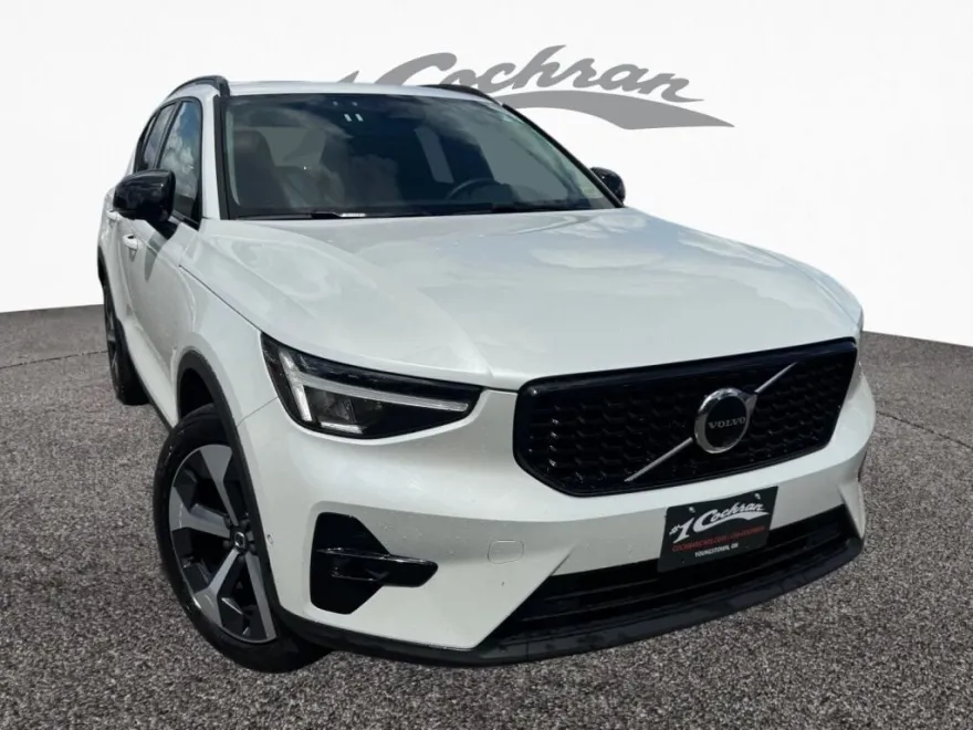 2024 Volvo XC40 Plus photo 1